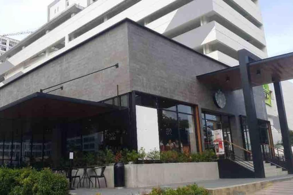 Trig Place At Grace Residence In Taguig City Manila Exterior foto